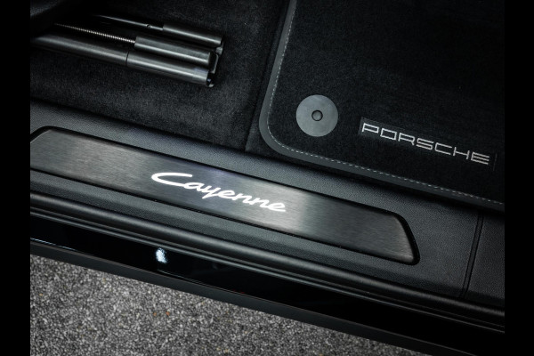 Porsche Cayenne Coupé 3.0 E-Hybrid Black Edition | Sportuitlaat | Stoelverwarming en verkoeling | Sport Chrono |