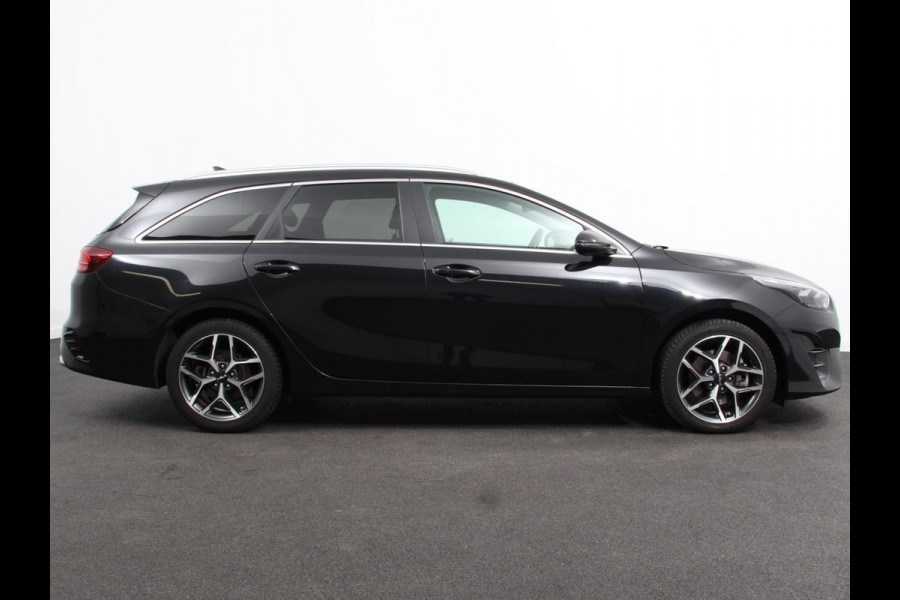 Kia Ceed Sportswagon 1.6 GDI PHEV DynamicLine Climate control | Adaptieve cruise control | Stuur verwarming | Stoel verwarming | Parkeersensoren | Achteruitrijcamera | Apple Carplay/ Android Auto