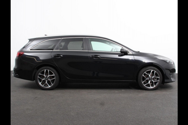 Kia Ceed Sportswagon 1.6 GDI PHEV DynamicLine Climate control | Adaptieve cruise control | Stuur verwarming | Stoel verwarming | Parkeersensoren | Achteruitrijcamera | Apple Carplay/ Android Auto