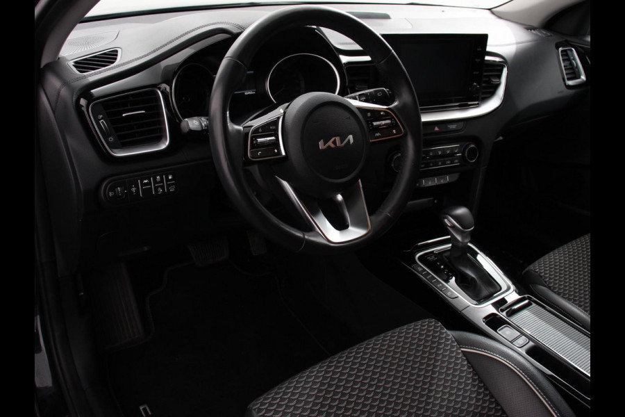 Kia Ceed Sportswagon 1.6 GDI PHEV DynamicLine Climate control | Adaptieve cruise control | Stuur verwarming | Stoel verwarming | Parkeersensoren | Achteruitrijcamera | Apple Carplay/ Android Auto