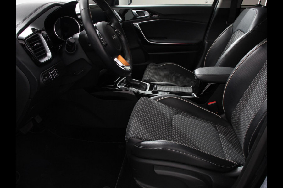 Kia Ceed Sportswagon 1.6 GDI PHEV DynamicLine Climate control | Adaptieve cruise control | Stuur verwarming | Stoel verwarming | Parkeersensoren | Achteruitrijcamera | Apple Carplay/ Android Auto