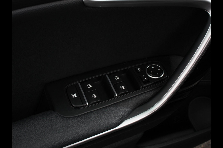 Kia Ceed Sportswagon 1.6 GDI PHEV DynamicLine Climate control | Adaptieve cruise control | Stuur verwarming | Stoel verwarming | Parkeersensoren | Achteruitrijcamera | Apple Carplay/ Android Auto