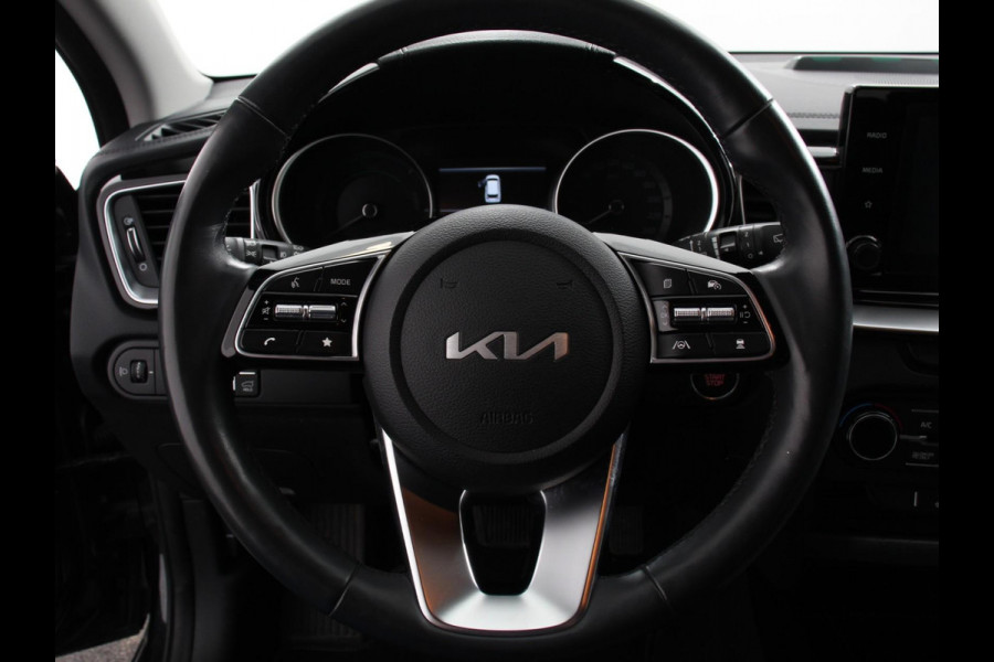 Kia Ceed Sportswagon 1.6 GDI PHEV DynamicLine Climate control | Adaptieve cruise control | Stuur verwarming | Stoel verwarming | Parkeersensoren | Achteruitrijcamera | Apple Carplay/ Android Auto