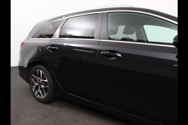 Kia Ceed Sportswagon 1.6 GDI PHEV DynamicLine Climate control | Adaptieve cruise control | Stuur verwarming | Stoel verwarming | Parkeersensoren | Achteruitrijcamera | Apple Carplay/ Android Auto
