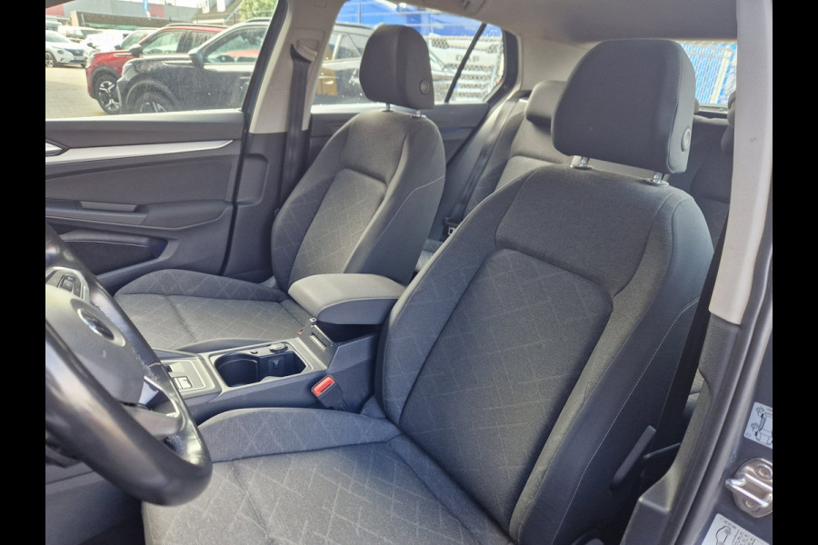 Volkswagen Golf 1.5 eTSI DSG /IQ Drive /Sfeer /60dkm