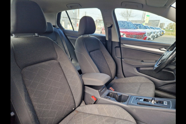 Volkswagen Golf 1.5 eTSI DSG /IQ Drive /Sfeer /60dkm