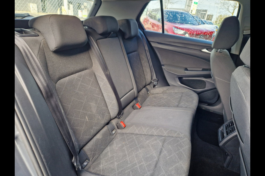 Volkswagen Golf 1.5 eTSI DSG /IQ Drive /Sfeer /60dkm
