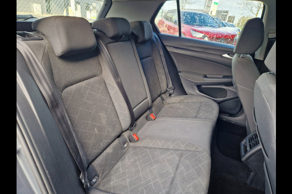 Volkswagen Golf 1.5 eTSI DSG /IQ Drive /Sfeer /60dkm