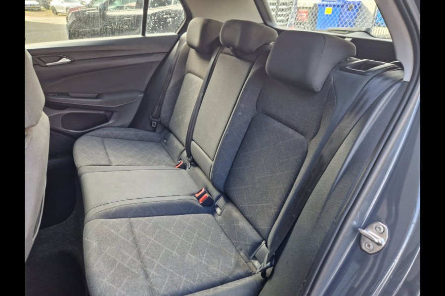 Volkswagen Golf 1.5 eTSI DSG /IQ Drive /Sfeer /60dkm