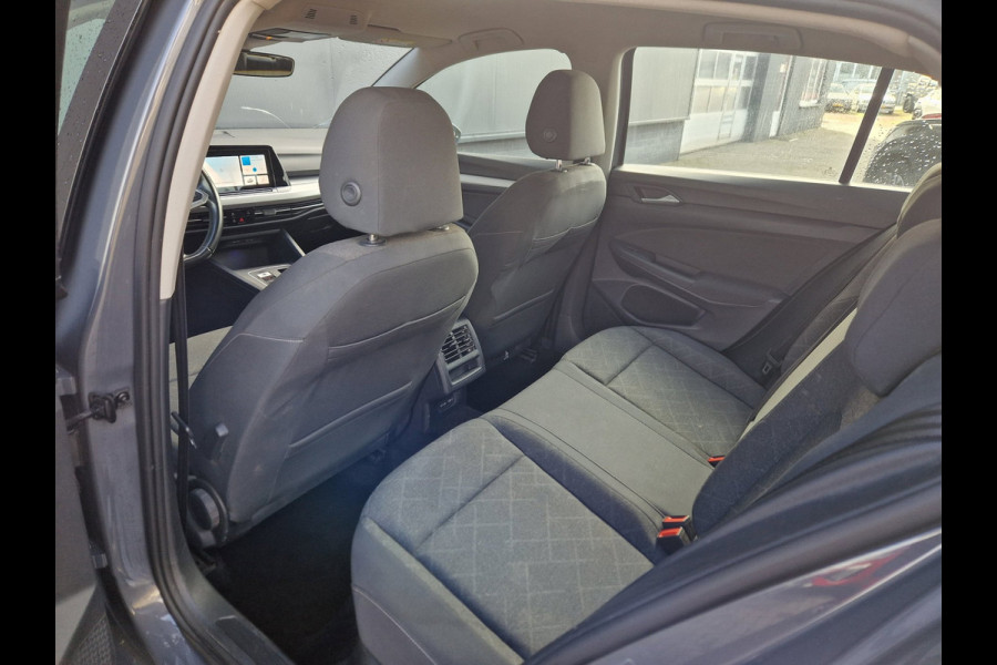 Volkswagen Golf 1.5 eTSI DSG /IQ Drive /Sfeer /60dkm