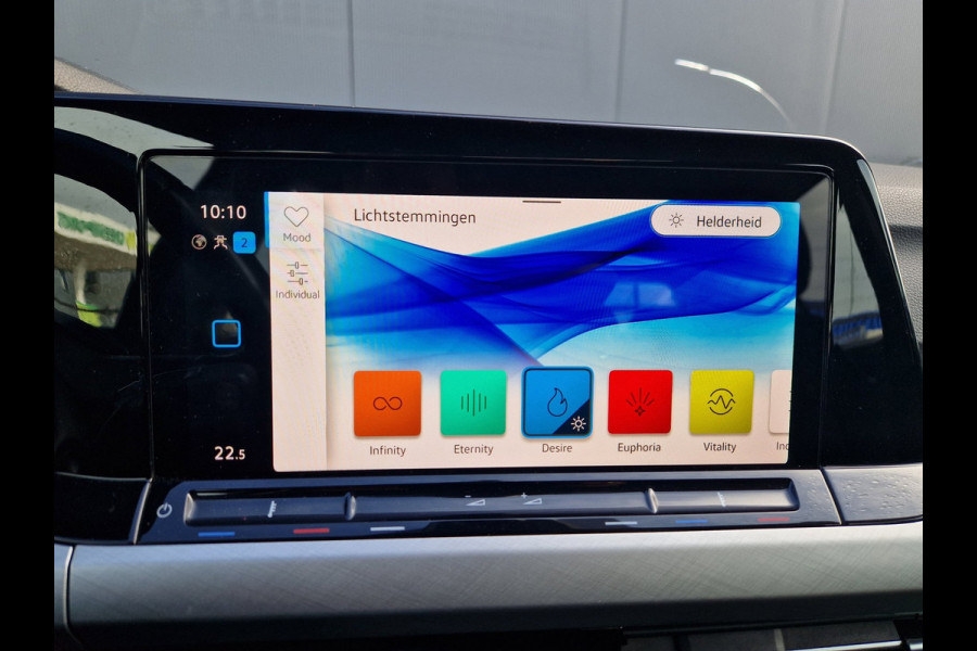 Volkswagen Golf 1.5 eTSI DSG /IQ Drive /Sfeer /60dkm