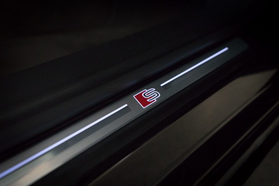 Audi A6 Avant 55 TFSI Quattro / 2x S-line/ Standkachel/ Bang & Olufsen Sound System/ Panoramadak/ Trekhaak/ 250kW (340PK)