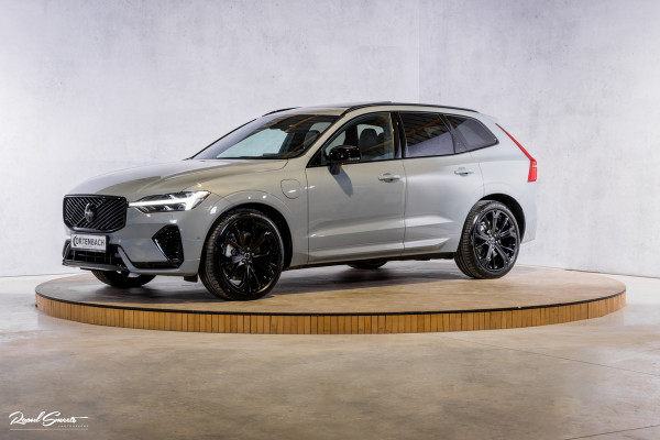 Volvo XC60 2.0 T8 Plug-in hybrid AWD Plus Black Edition Long Range | Zwenkbare trekhaak | Harman Kardon | Adaptieve cruise | Panorama dak | Nieuw |