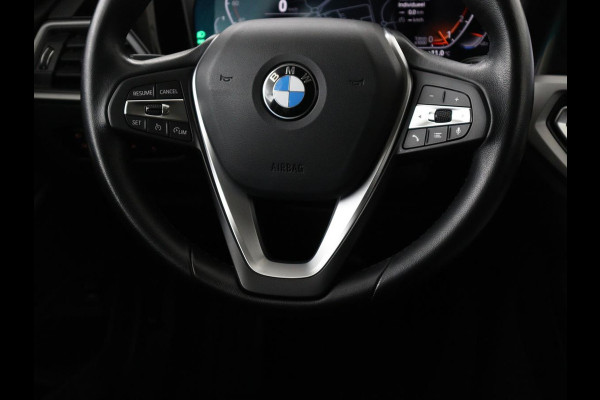 BMW 3 Serie 318i Business Edition | Trekhaak | Sportstoelen | Half leder | Adaptief LED | Carplay | Navigatie | Parkeerhulp | Climate control | Bluetooth | Cruise control