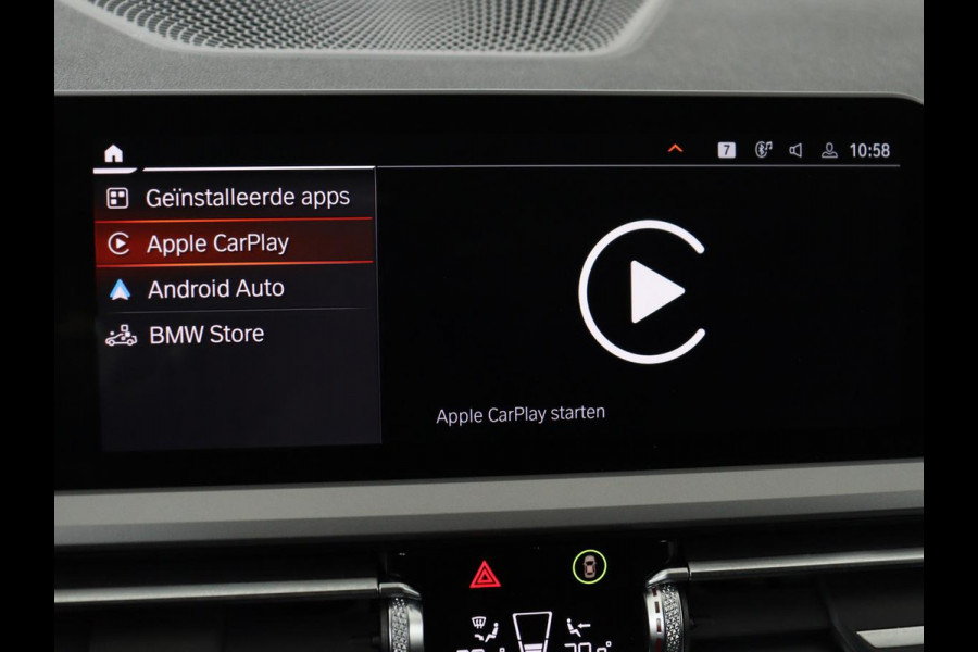 BMW 3 Serie 318i Business Edition | Trekhaak | Sportstoelen | Half leder | Adaptief LED | Carplay | Navigatie | Parkeerhulp | Climate control | Bluetooth | Cruise control