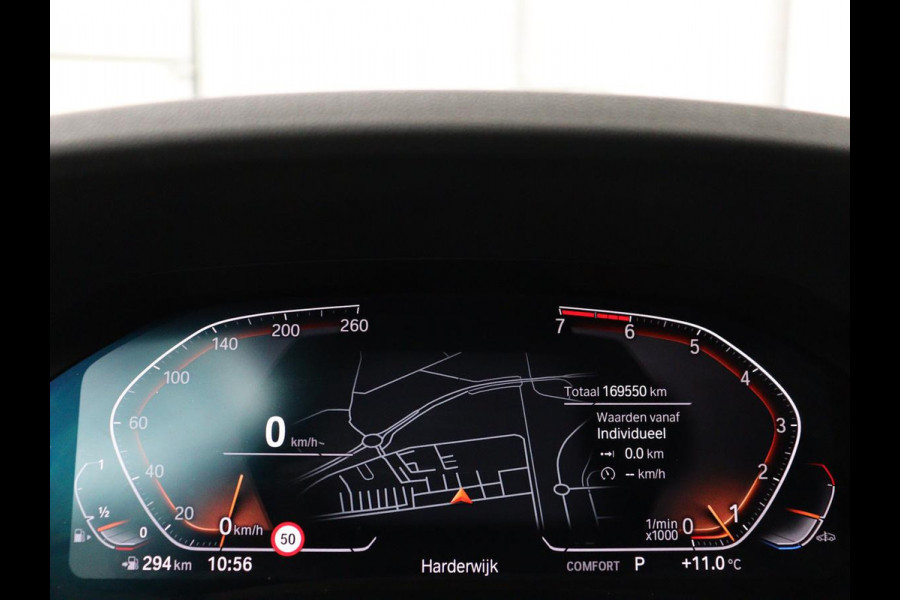 BMW 3 Serie 318i Business Edition | Trekhaak | Sportstoelen | Half leder | Adaptief LED | Carplay | Navigatie | Parkeerhulp | Climate control | Bluetooth | Cruise control