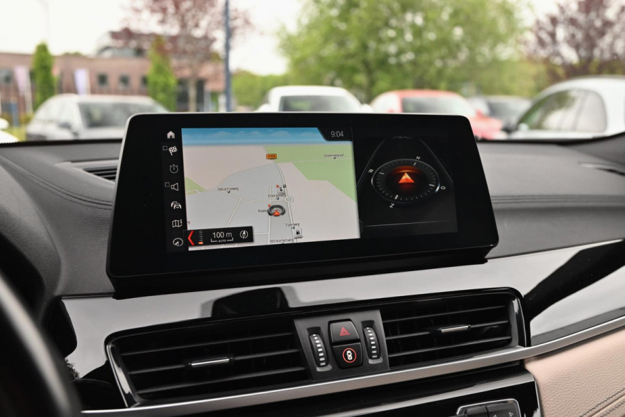 BMW X2 XDrive25e Executive M-Sport 220 PK Dealer o.h Head-Up Camera Leder LED 19''