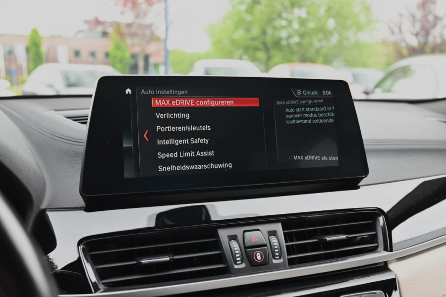 BMW X2 XDrive25e Executive M-Sport 220 PK Dealer o.h Head-Up Camera Leder LED 19''