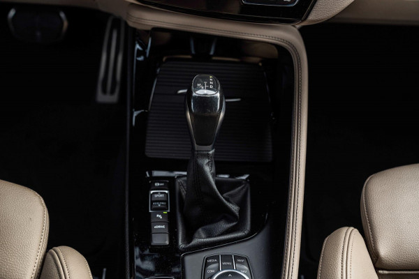 BMW X2 XDrive25e Executive M-Sport 220 PK Dealer o.h Head-Up Camera Leder LED 19''