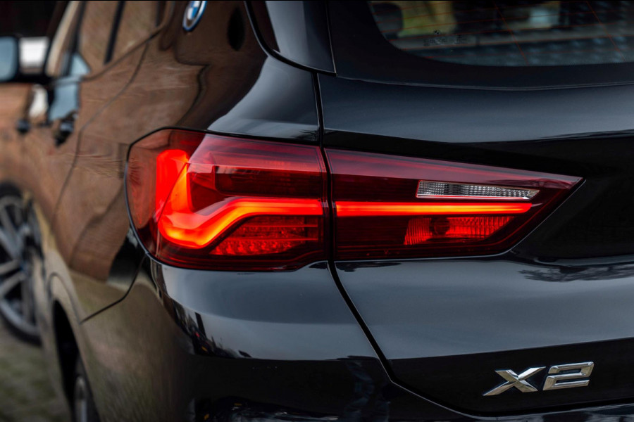 BMW X2 XDrive25e Executive M-Sport 220 PK Dealer o.h Head-Up Camera Leder LED 19''