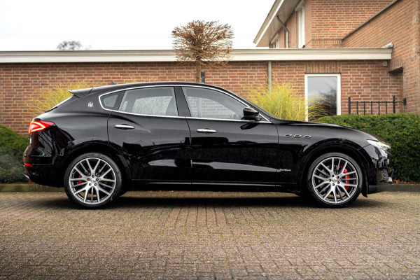 Maserati Levante 3.0 V6 S TwinTurbo AWD GranSport 430 PK Leder Luchtvering 21''