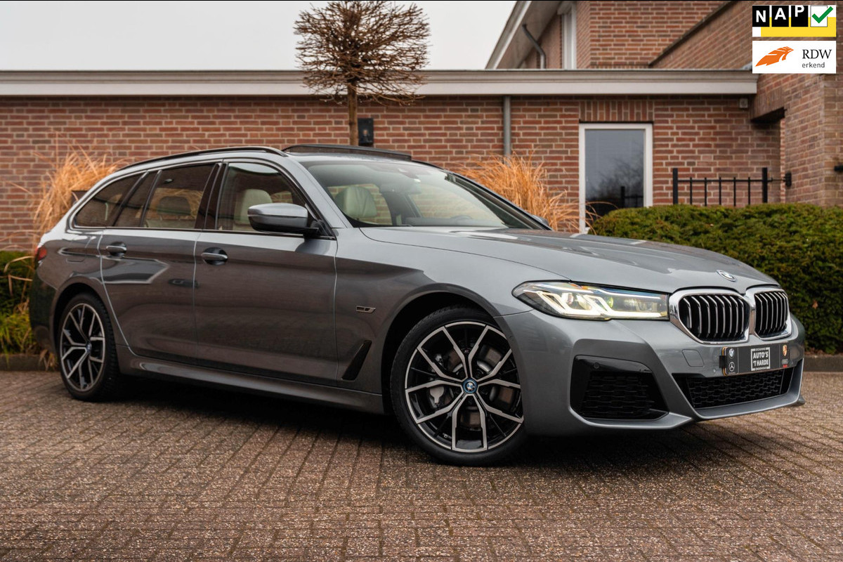 BMW 5 Serie Touring 530e Business Edition Plus M-Sport Laser Pano Memory Leder 19''