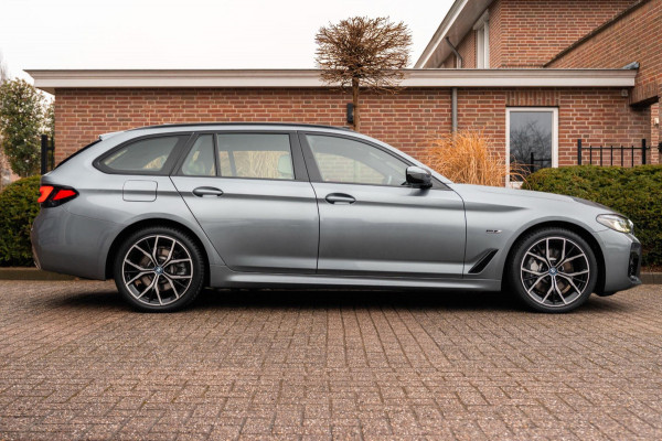 BMW 5 Serie Touring 530e Business Edition Plus M-Sport Laser Pano Memory Leder 19''