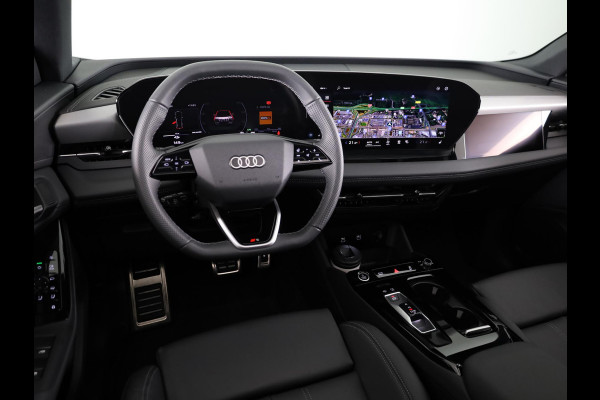 Audi Q6 e-tron S edition 83 kWh | 360 Camera | Panoramadak | Bijrijdersscherm | Privacy Glass | Alarm klasse 5 |
