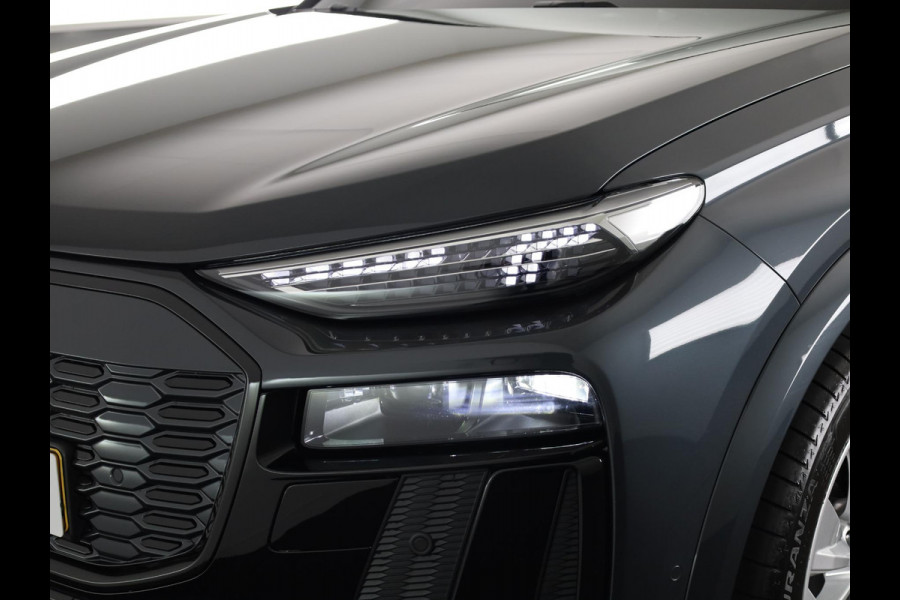 Audi Q6 e-tron S edition 83 kWh | 360 Camera | Panoramadak | Bijrijdersscherm | Privacy Glass | Alarm klasse 5 |