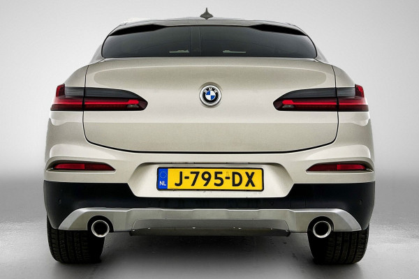 BMW X4 XDrive20i High Executive (Dealer Onderh, Navi, Head-up, Parkeersensoren V+A,, StoelV, Climate Control, Cruise Control, Etc)