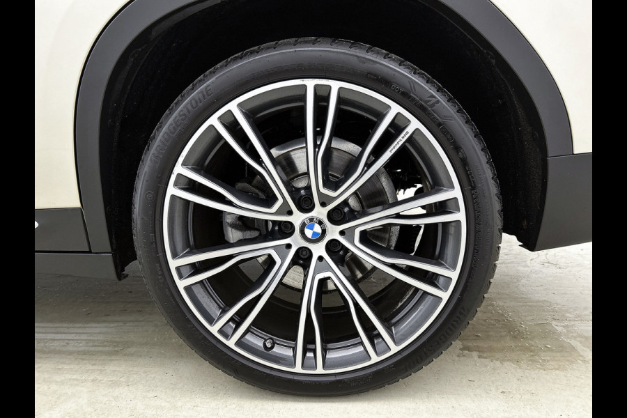 BMW X4 XDrive20i High Executive (Dealer Onderh, Navi, Head-up, Parkeersensoren V+A,, StoelV, Climate Control, Cruise Control, Etc)