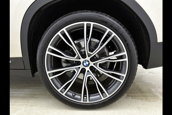 BMW X4 XDrive20i High Executive (Dealer Onderh, Navi, Head-up, Parkeersensoren V+A,, StoelV, Climate Control, Cruise Control, Etc)