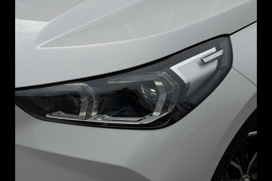BMW X1 xDrive30e X-Line | Widescreen Facelift | Sportleder | Trekhaak | Camera | Comfort Access