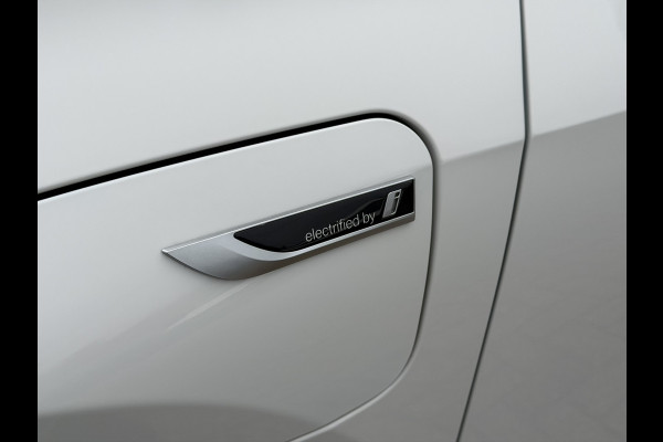 BMW X1 xDrive30e X-Line | Widescreen Facelift | Sportleder | Trekhaak | Camera | Comfort Access