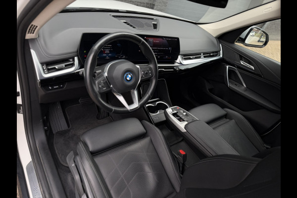 BMW X1 xDrive30e X-Line | Widescreen Facelift | Sportleder | Trekhaak | Camera | Comfort Access