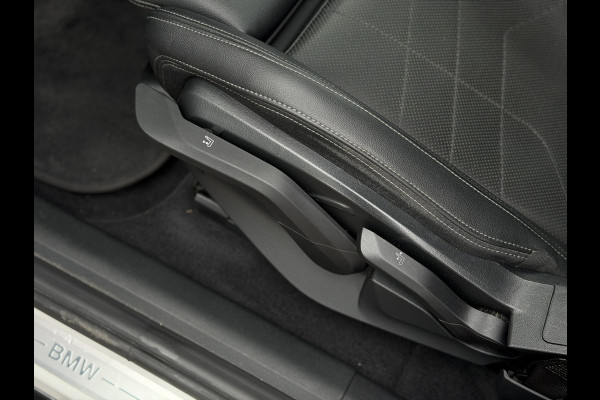 BMW X1 xDrive30e X-Line | Widescreen Facelift | Sportleder | Trekhaak | Camera | Comfort Access