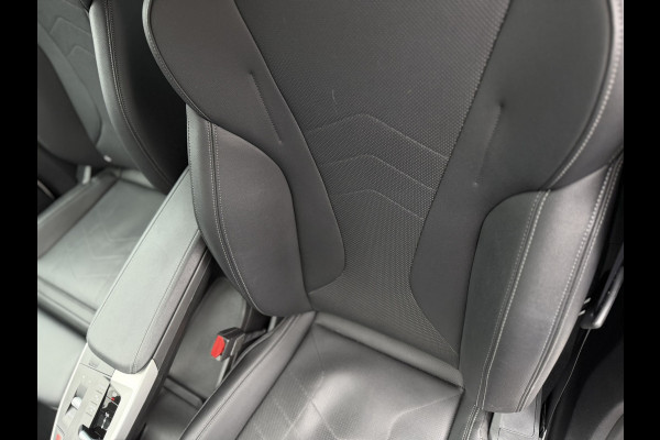 BMW X1 xDrive30e X-Line | Widescreen Facelift | Sportleder | Trekhaak | Camera | Comfort Access