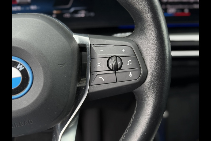 BMW X1 xDrive30e X-Line | Widescreen Facelift | Sportleder | Trekhaak | Camera | Comfort Access