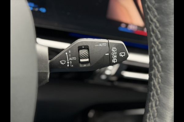 BMW X1 xDrive30e X-Line | Widescreen Facelift | Sportleder | Trekhaak | Camera | Comfort Access