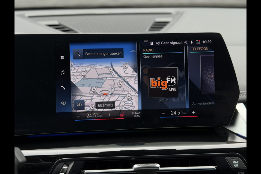 BMW X1 xDrive30e X-Line | Widescreen Facelift | Sportleder | Trekhaak | Camera | Comfort Access