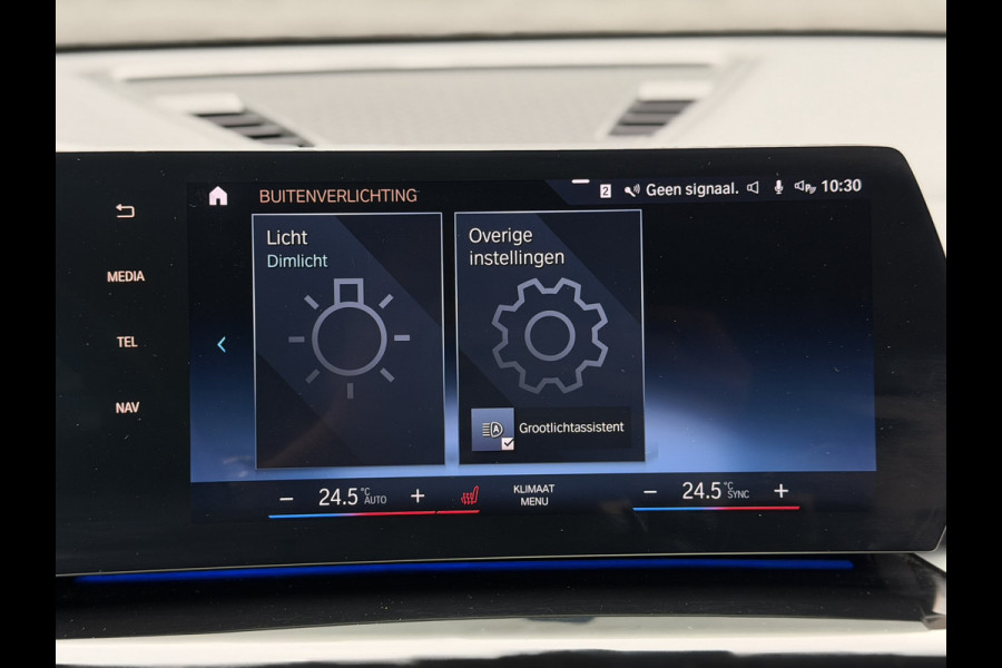 BMW X1 xDrive30e X-Line | Widescreen Facelift | Sportleder | Trekhaak | Camera | Comfort Access