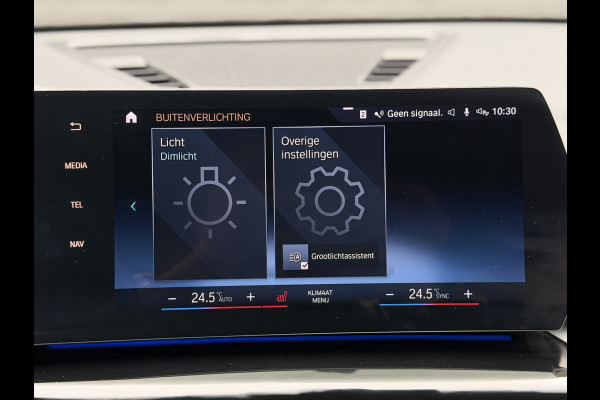 BMW X1 xDrive30e X-Line | Widescreen Facelift | Sportleder | Trekhaak | Camera | Comfort Access