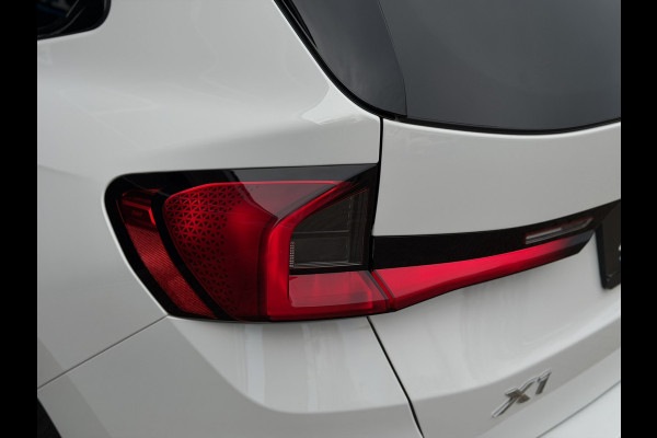 BMW X1 xDrive30e X-Line | Widescreen Facelift | Sportleder | Trekhaak | Camera | Comfort Access