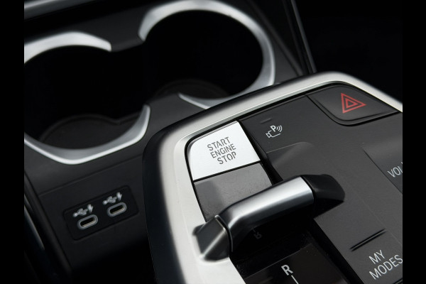 BMW X1 xDrive30e X-Line | Widescreen Facelift | Sportleder | Trekhaak | Camera | Comfort Access