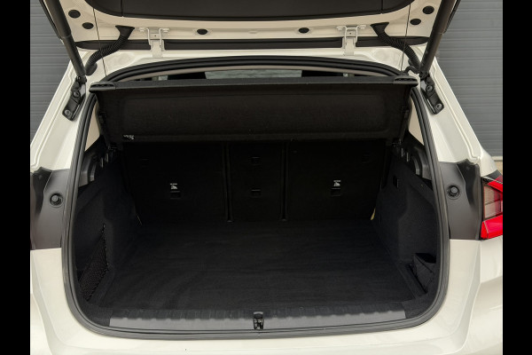 BMW X1 xDrive30e X-Line | Widescreen Facelift | Sportleder | Trekhaak | Camera | Comfort Access
