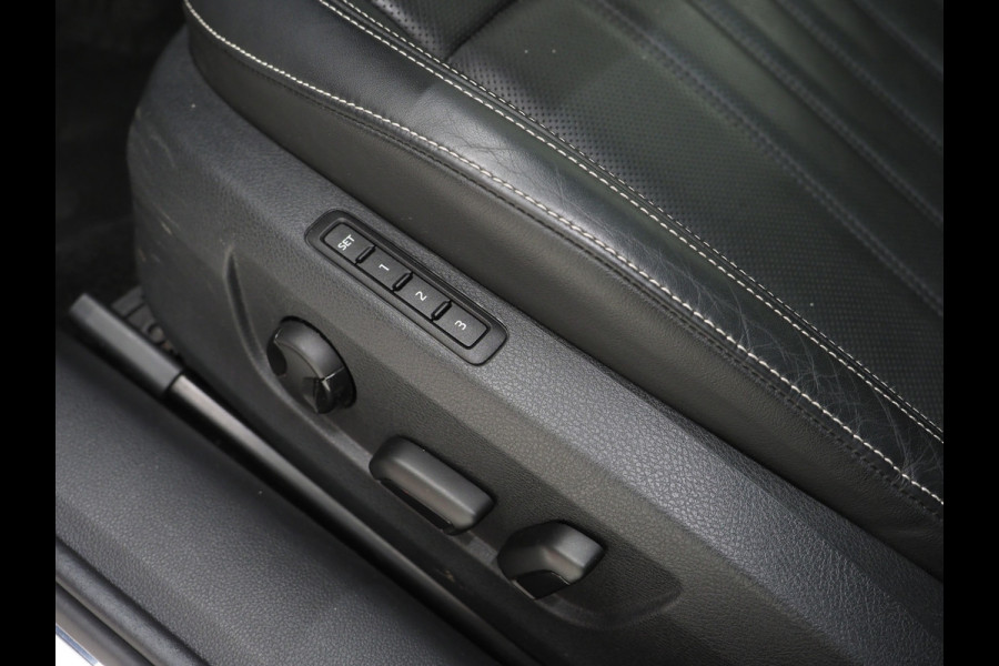 Škoda Superb Combi 1.4 TSI iV Laurin & Klement | Panoramadak | Canton | Trekhaak | Leder | 360 | Keyless | Adaptive Cruise | Carplay