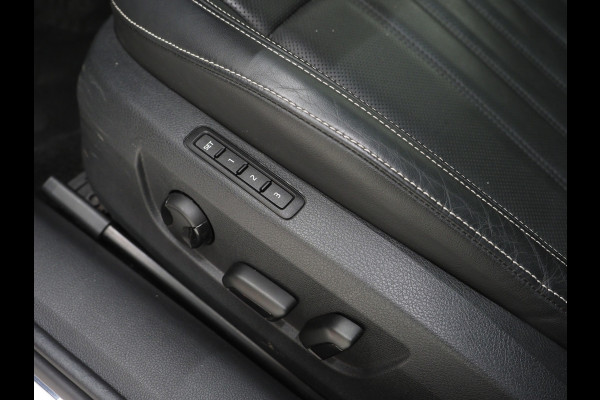 Škoda Superb Combi 1.4 TSI iV Laurin & Klement | Panoramadak | Canton | Trekhaak | Leder | 360 | Keyless | Adaptive Cruise | Carplay