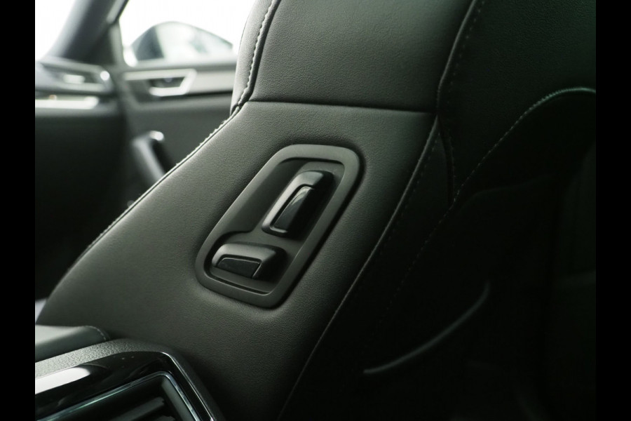 Škoda Superb Combi 1.4 TSI iV Laurin & Klement | Panoramadak | Canton | Trekhaak | Leder | 360 | Keyless | Adaptive Cruise | Carplay