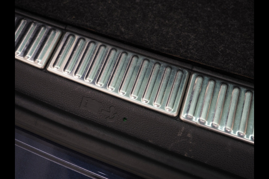 Škoda Superb Combi 1.4 TSI iV Laurin & Klement | Panoramadak | Canton | Trekhaak | Leder | 360 | Keyless | Adaptive Cruise | Carplay