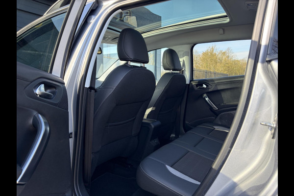 Peugeot 2008 1.2 PureTech Allure 2e Eigenaar,Pano,Navi,Trekhaak,Camera,110pk,Pdc,Clima,Cruise,Halfleder,N.A.P,Dealer Onderhouden,Apple Carplay/Android Auto,Apk tot 12-2026